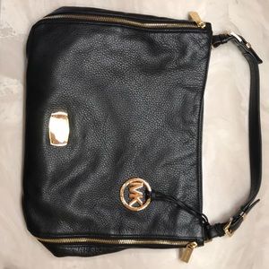 MICHAEL KORS LARGE ESSEX HANDBAG